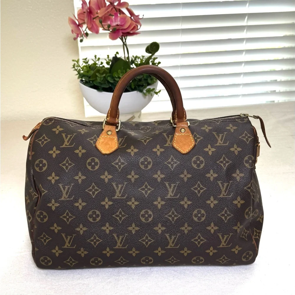Authentic Louis Vuitton Speedy 35 Vintage Brown and Orange Satchel - Picture 3 of 13